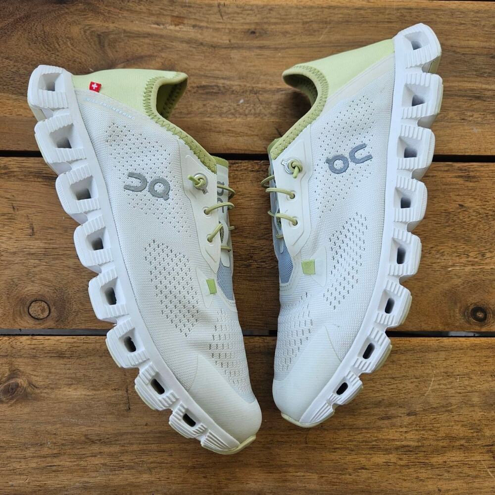 On Cloud 5 Coast Ivory Acacia Sneakers Women's US 7.5  Lightweight Travel Shoes